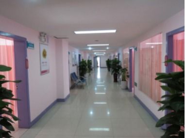 仁心仁术，书写女性的彩色人生——以乌鲁木齐爱德华医院与重庆爱德华医院为例